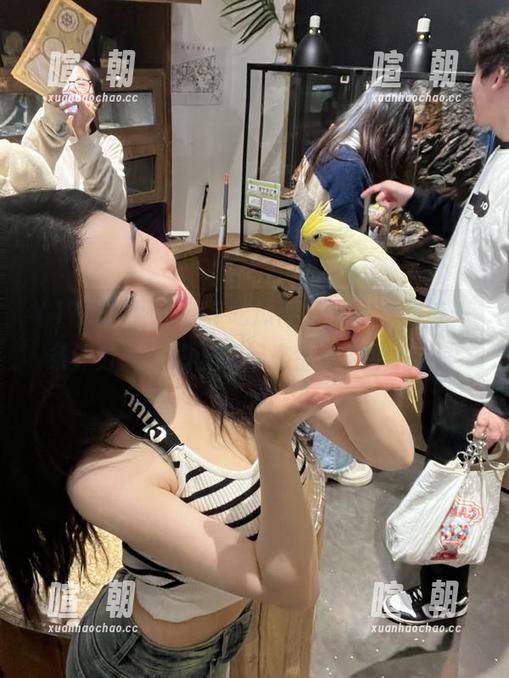 17吃瓜网 “17吃瓜网”,你丫的每一条评分我都想收藏起来留作后续八卦。