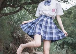 51.com视频：我在沙发上翻到的不明生物，难以置信啊！
