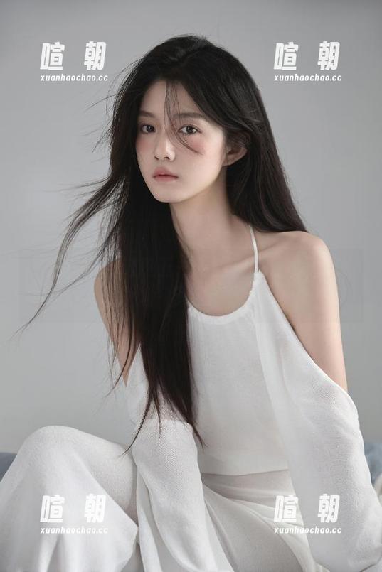 五一吃瓜 这是五一吃瓜自由分享的娜娜,话说她今天的氛围如何?