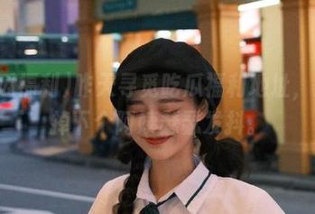 昨天寻觅吃瓜福利地址，天上掉下个阿姨瑟瑟发抖。
