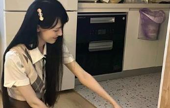 如果不登录黑料不打烊tttzzz，那我只好在入口外等你（灵魂白眼）