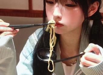 无意中溜进黑料社区传送门，回家路变得好像有点尴尬？