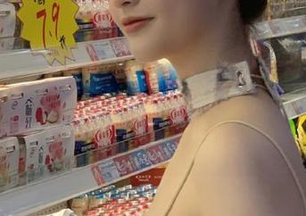 真想问问黑料社区app的设计师：你们是不是吃了太多瓜，我这边也要分一点？