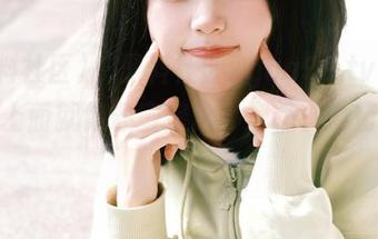 “黑料社区xgua99.tv”网站，上面就像颗蜜蜂窝，蜜糖、毒箭都有哦