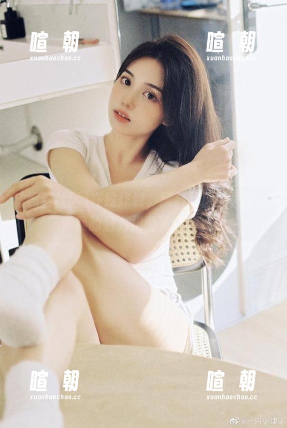 黑料社区 在线炸裂,黑料社区网页令人怀疑的魅力扭曲了我的心!